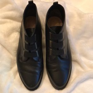 Life Stride Black Booties Sz 6M